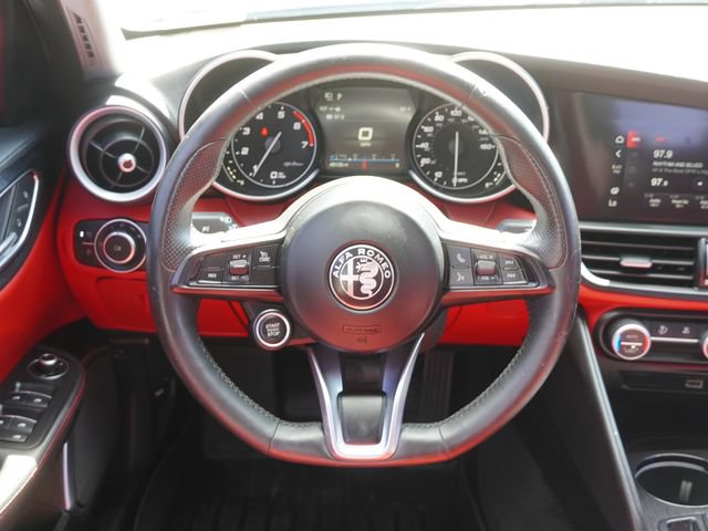 Used 2020 Alfa Romeo Giulia RWD image 15