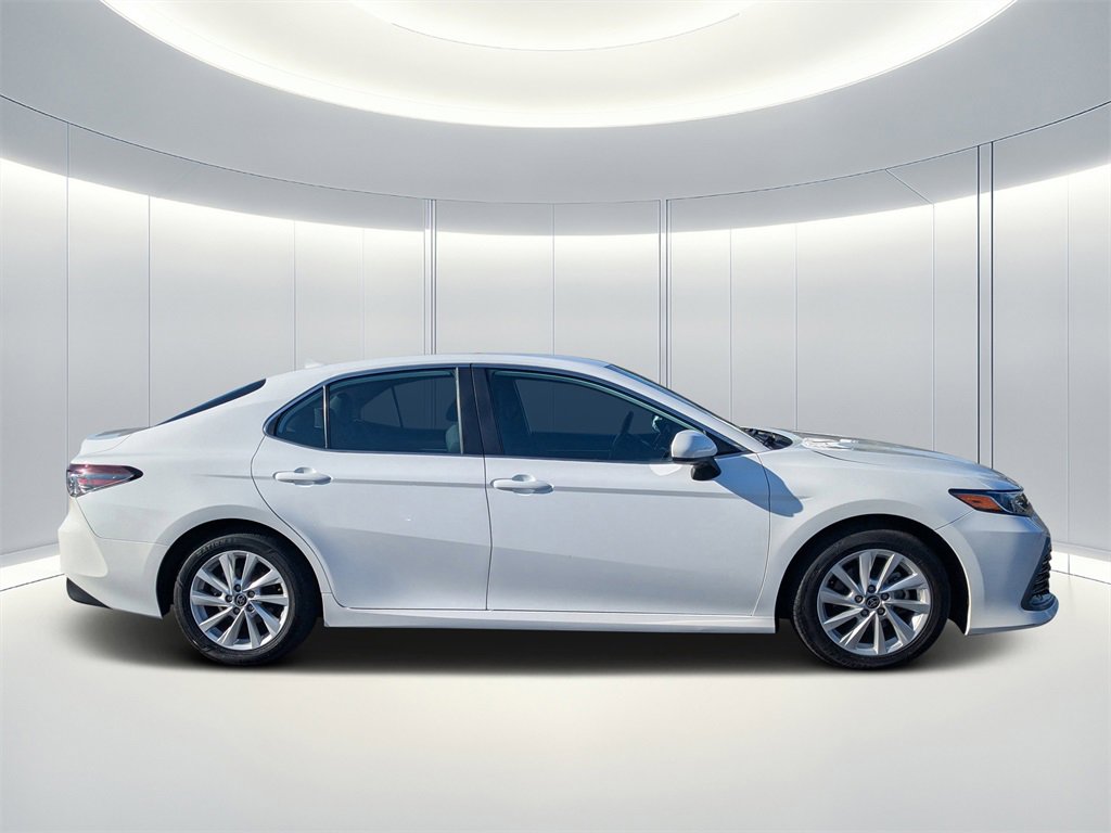 Used 2024 Toyota Camry LE image 2