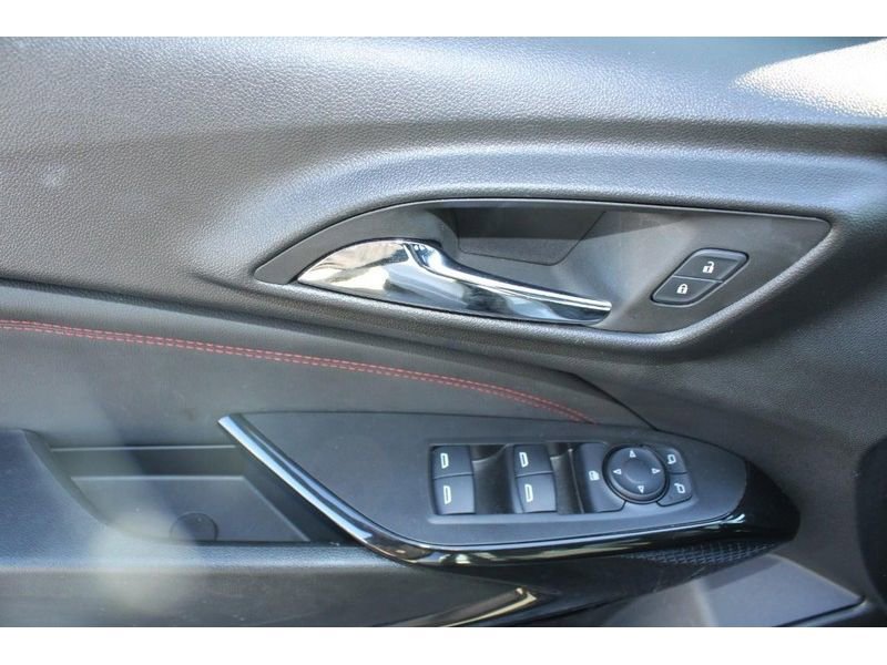 Used 2024 Chevrolet Trax RS w/ Sunroof Package image 18