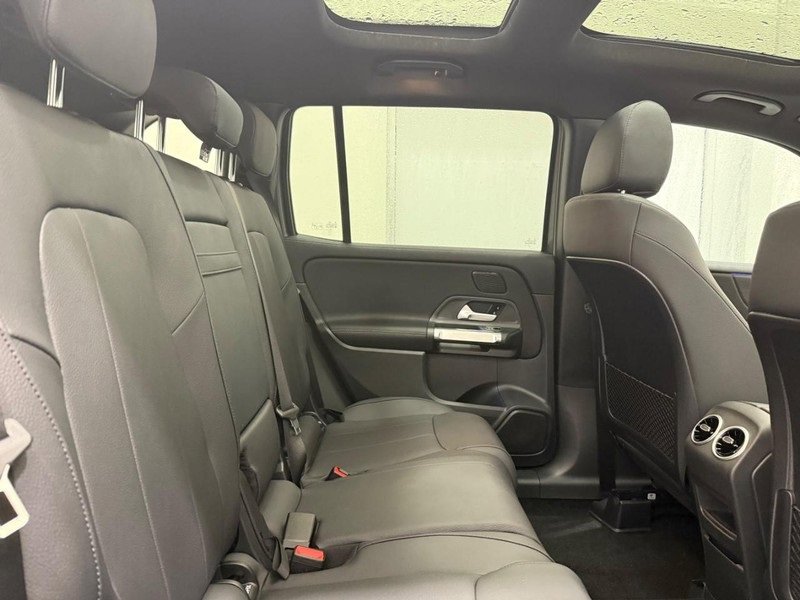New 2026 Mercedes-Benz GLB 250 4MATIC image 5