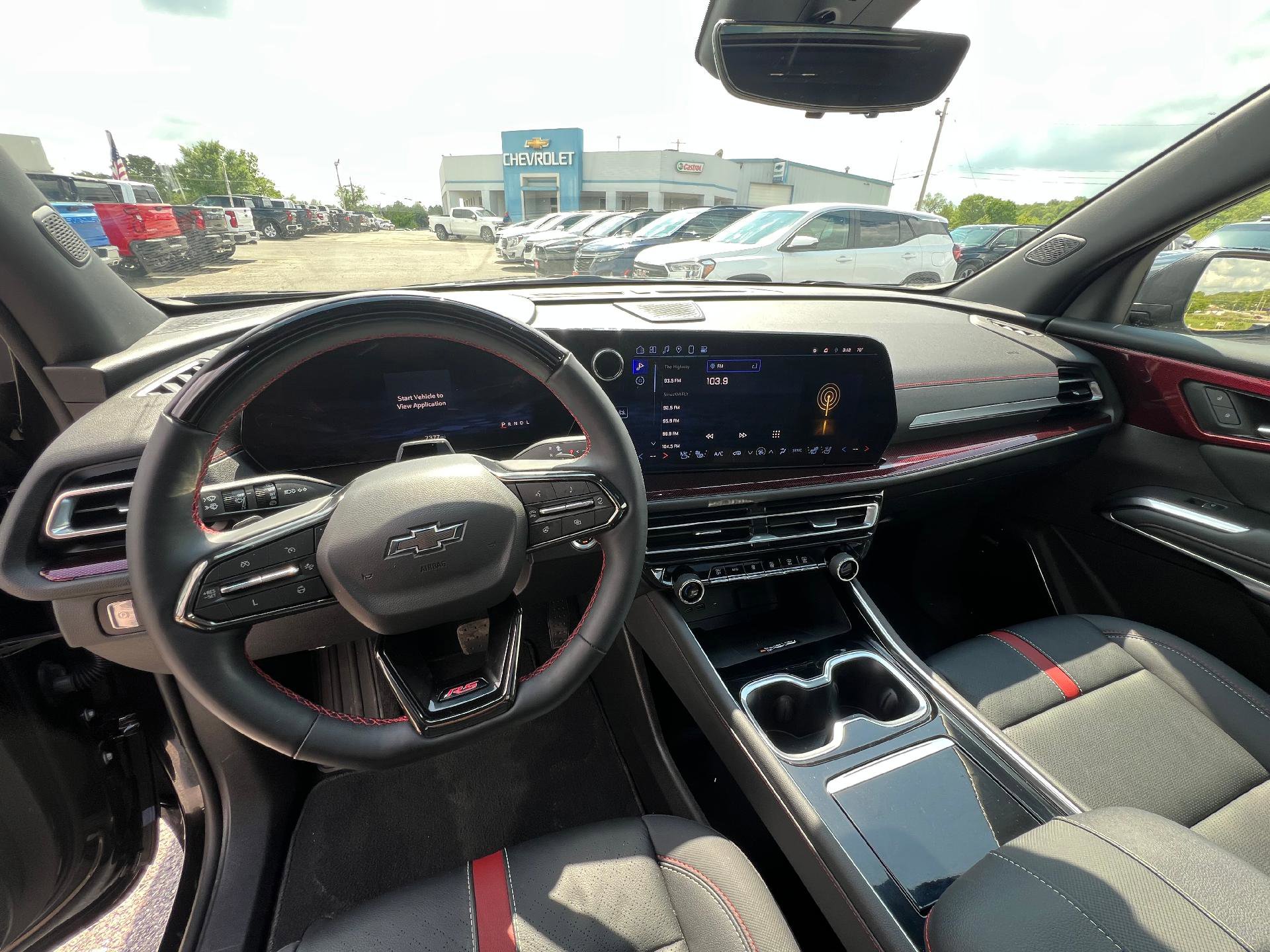 Used 2024 Chevrolet Traverse RS image 11