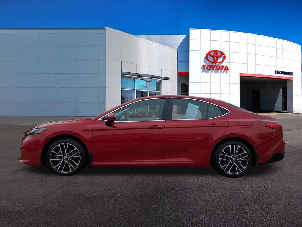 Used 2025 Toyota Camry XLE AWD/4WD image 8