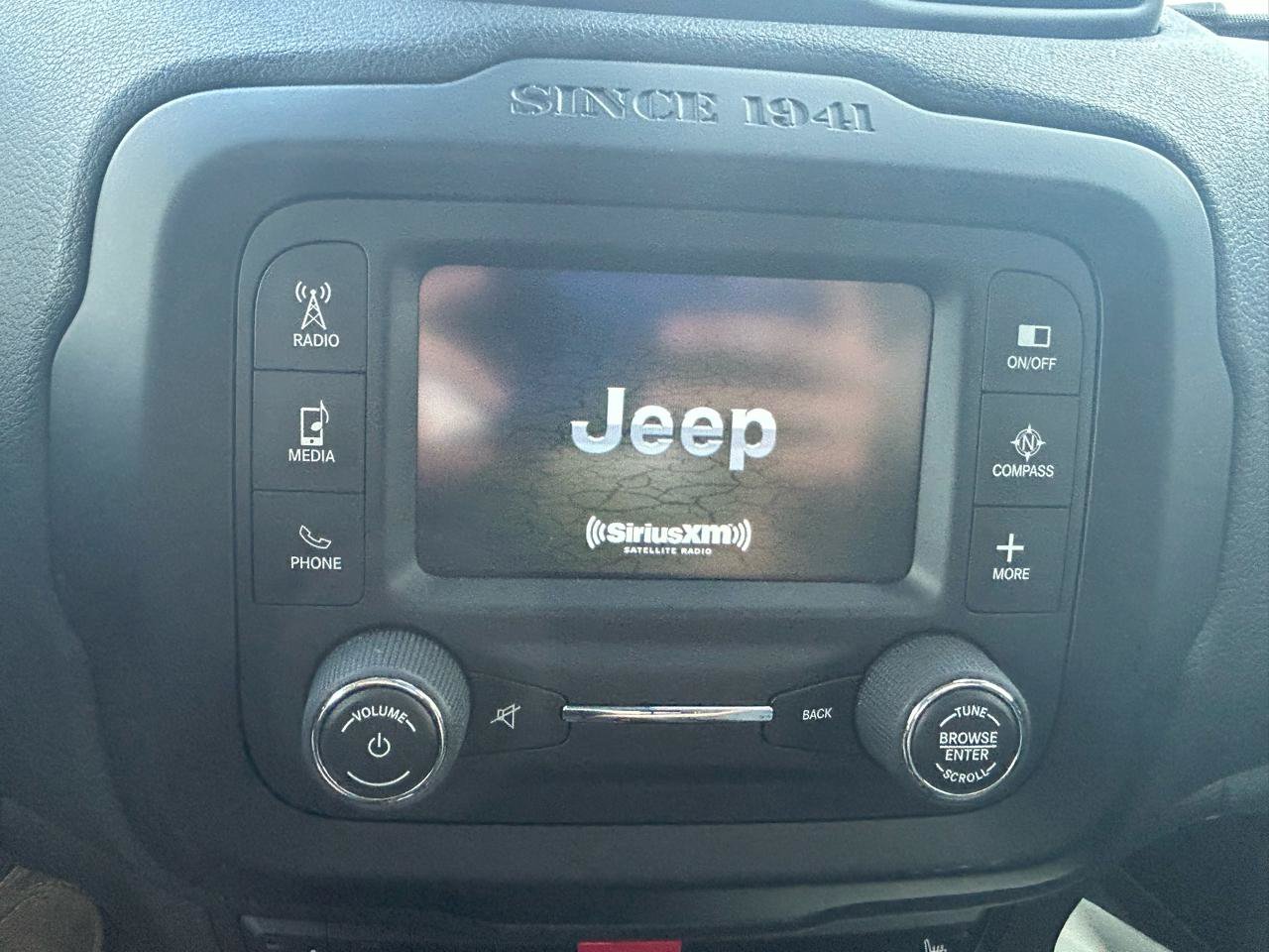Used 2015 Jeep Renegade Limited AWD/4WD image 22