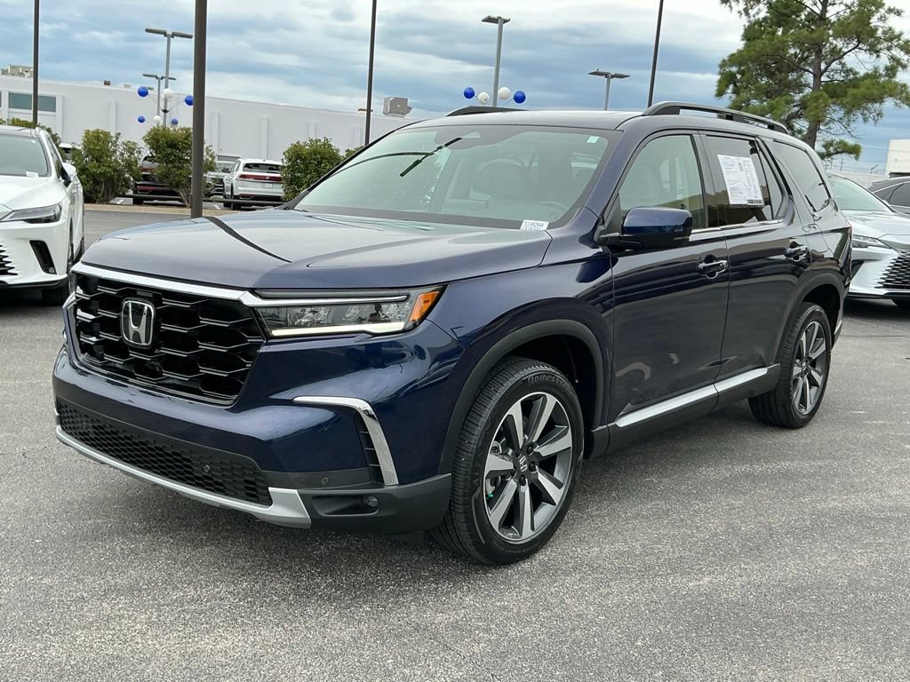 Used 2025 Honda Pilot Touring image 7