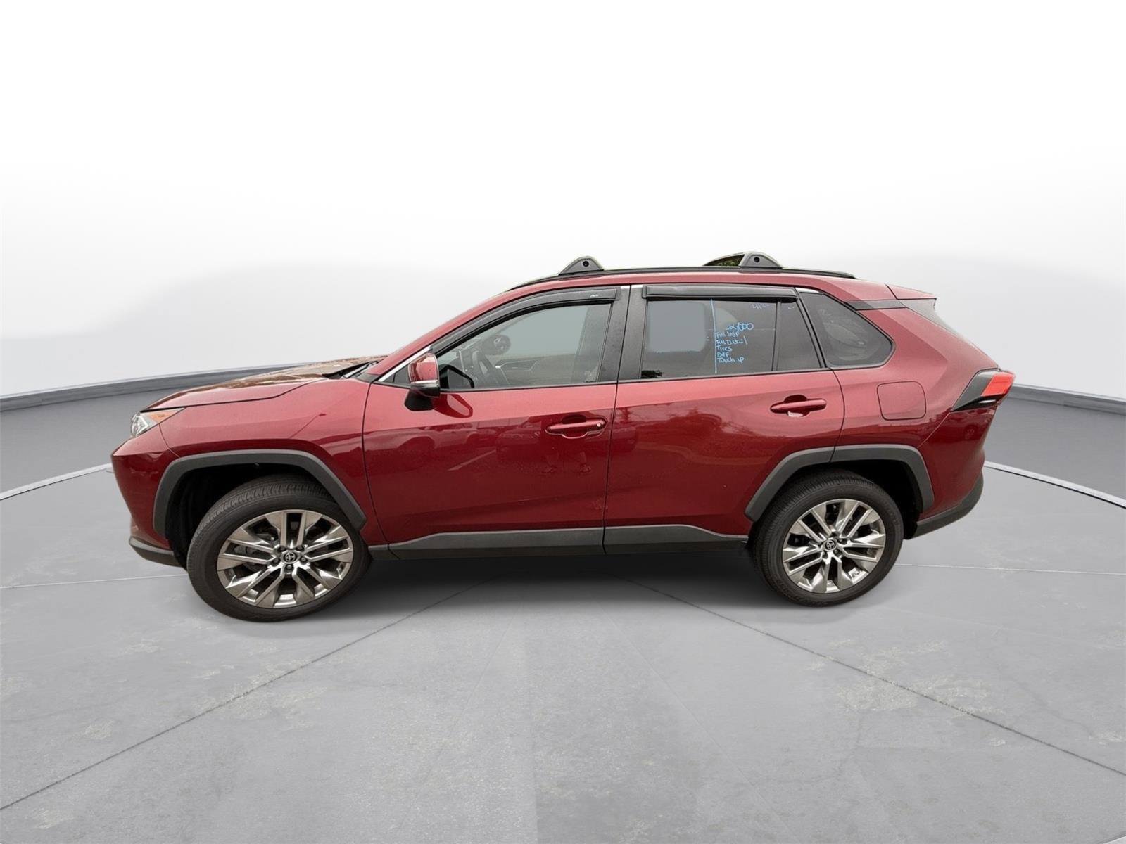 Used 2021 Toyota RAV4 XLE Premium FWD image 9