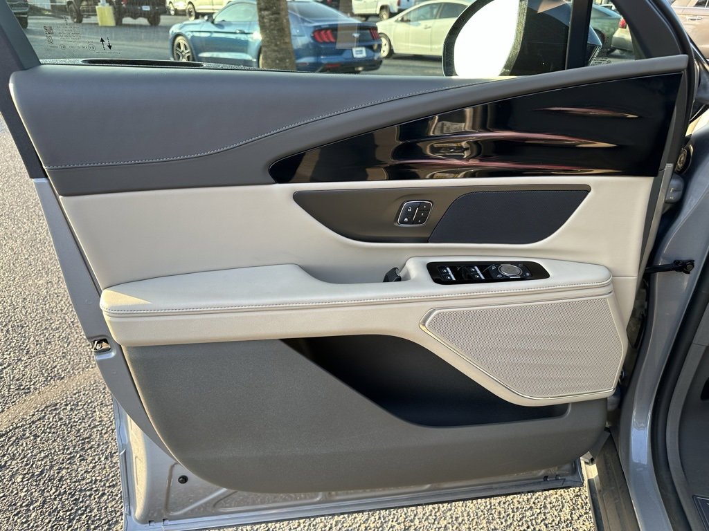 Used 2024 Lincoln Nautilus Reserve image 10