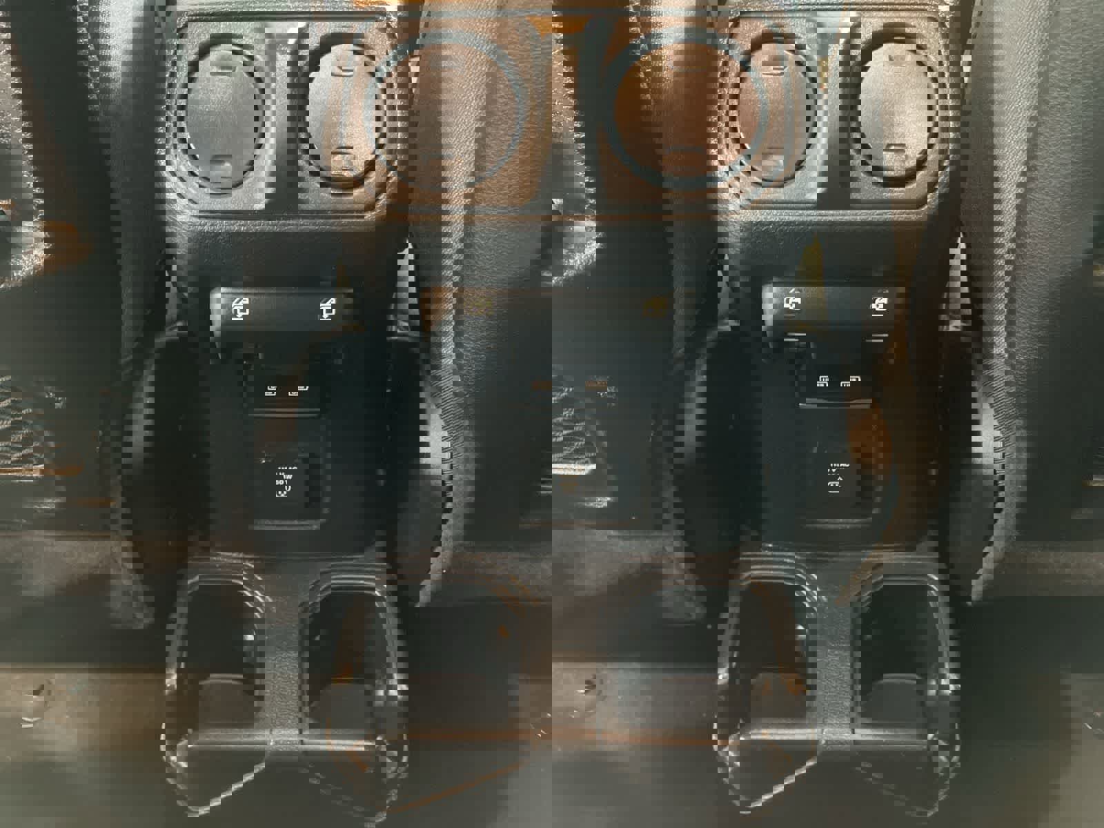 Used 2024 Jeep Wrangler Unlimited Rubicon image 25