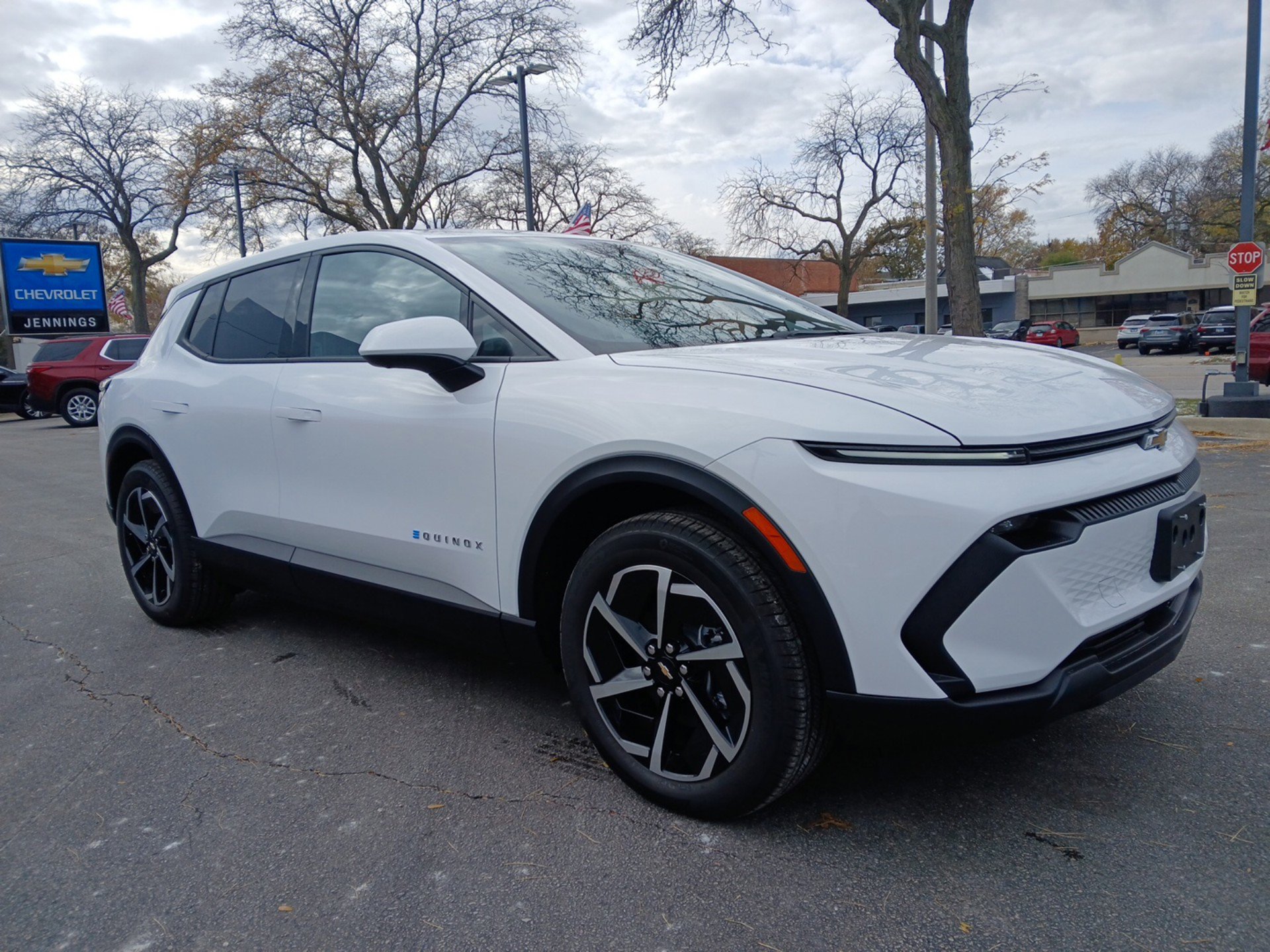 New 2026 Chevrolet Equinox EV LT image 2