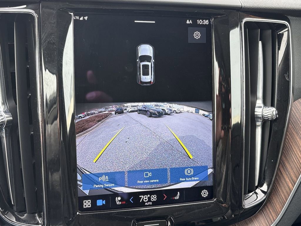 Used 2022 Volvo XC60 B5 Momentum w/ Climate Package image 15