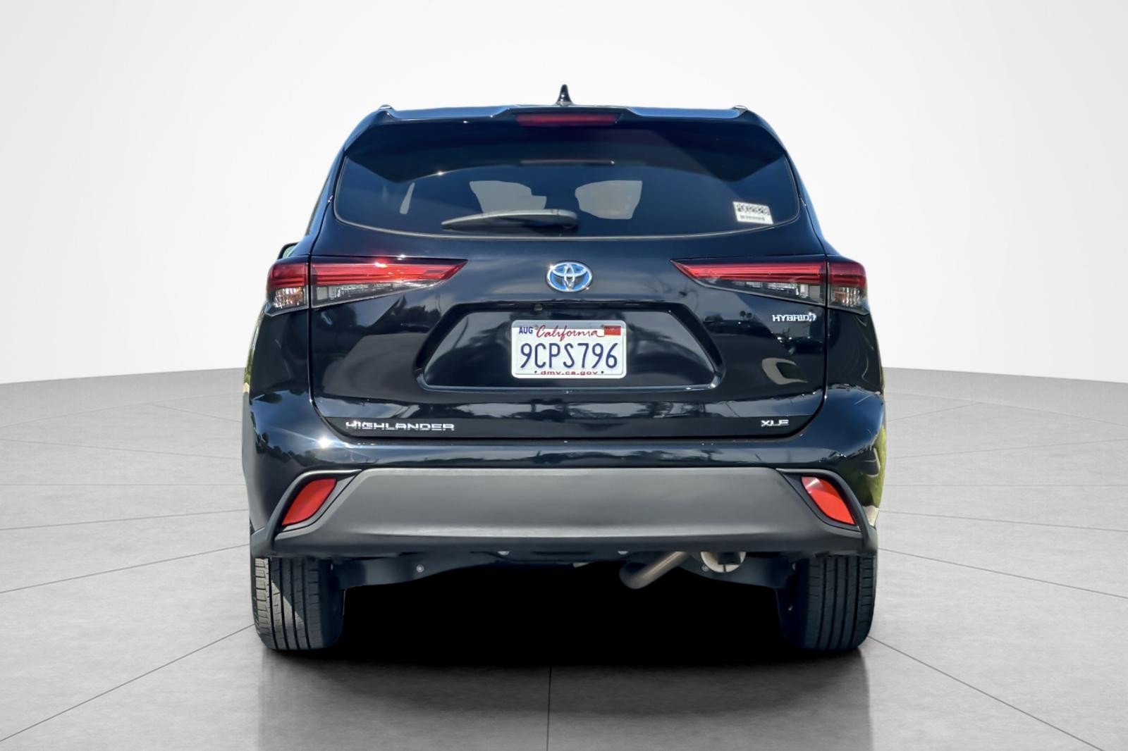 Used 2022 Toyota Highlander XLE image 4