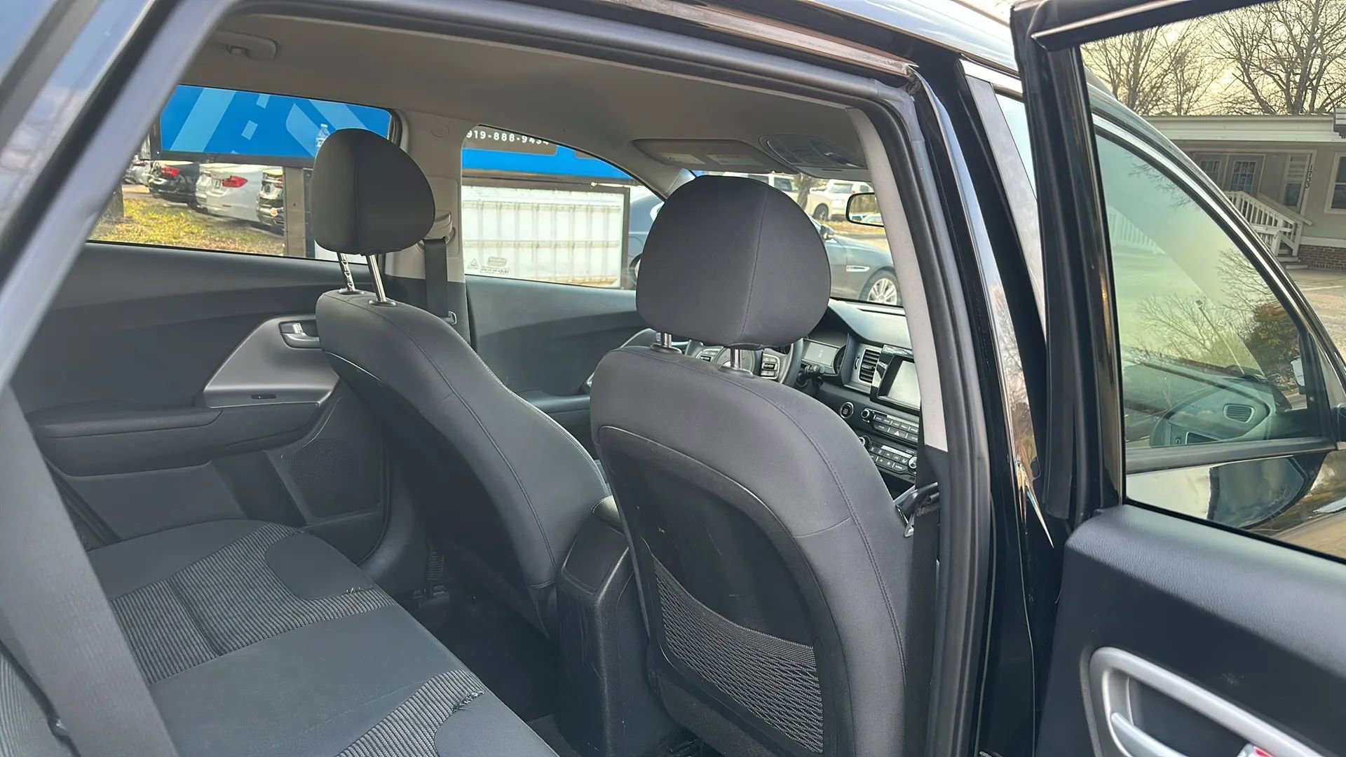 Used 2019 Kia Niro LX image 18