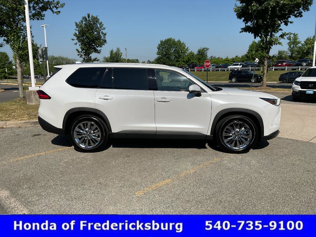 Used 2025 Toyota Grand Highlander AWD image 7