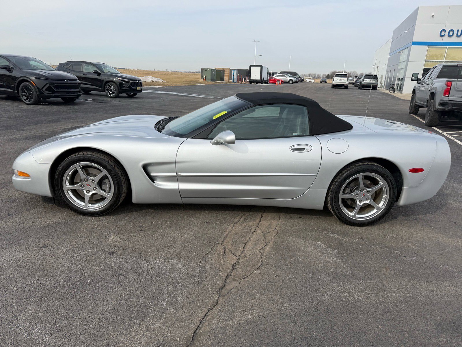 Used 2002 Chevrolet Corvette Convertible w/ Preferred Equipment Group1 RWD image 22