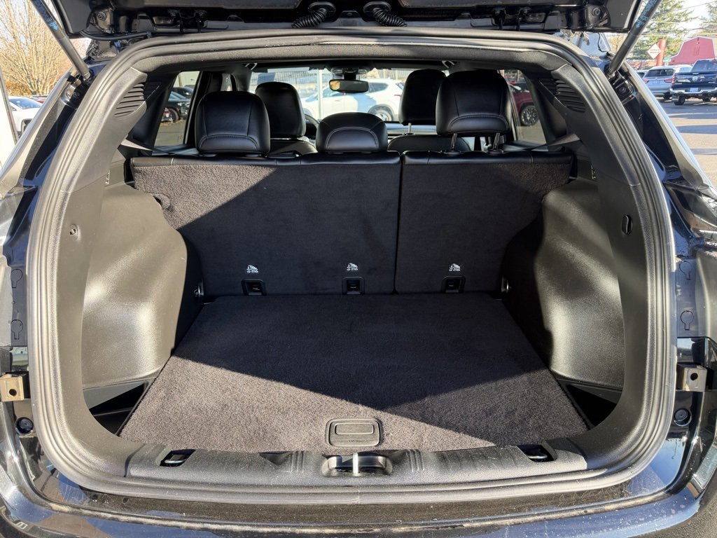 Used 2024 Jeep Compass Latitude image 10