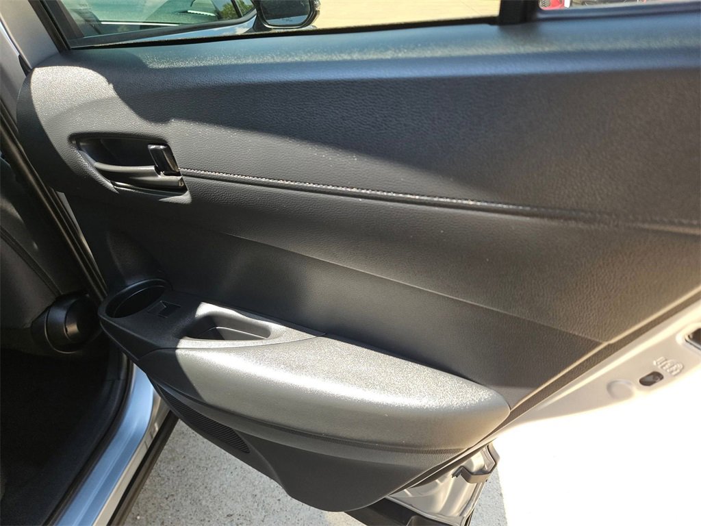 Used 2025 Toyota Corolla Cross LE image 30