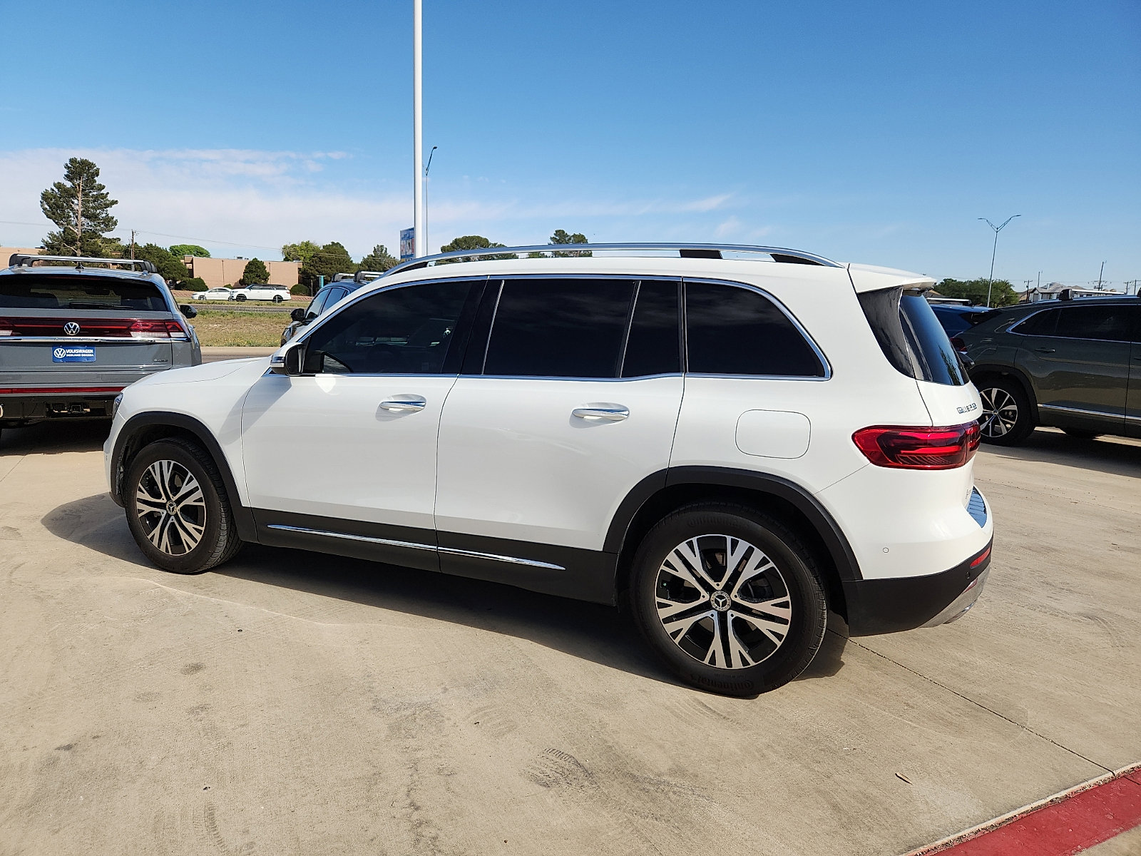 Used 2024 Mercedes-Benz GLB 250 4MATIC image 4