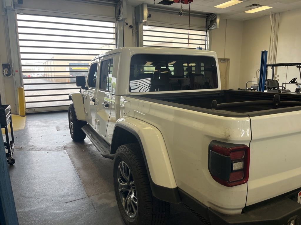 Used 2023 Jeep Gladiator Mojave w/ LED Lighting Group AWD/4WD image 7