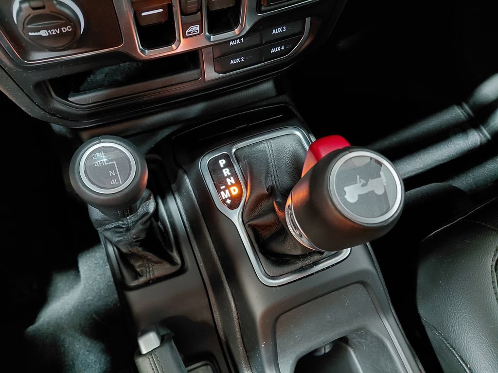 Used 2023 Jeep Wrangler Unlimited Sahara AWD/4WD image 32