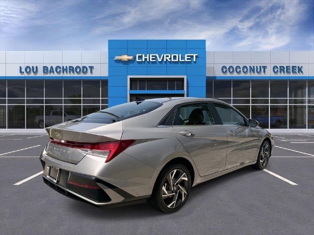 Used 2025 Hyundai Elantra SEL FWD image 8