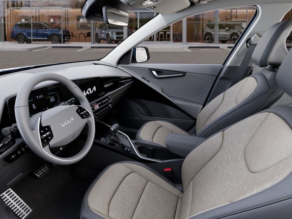 New 2025 Kia Niro SX Touring image 17