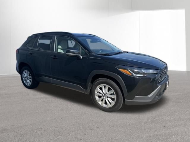 Used 2023 Toyota Corolla Cross LE w/ Moonroof Package AWD/4WD image 16