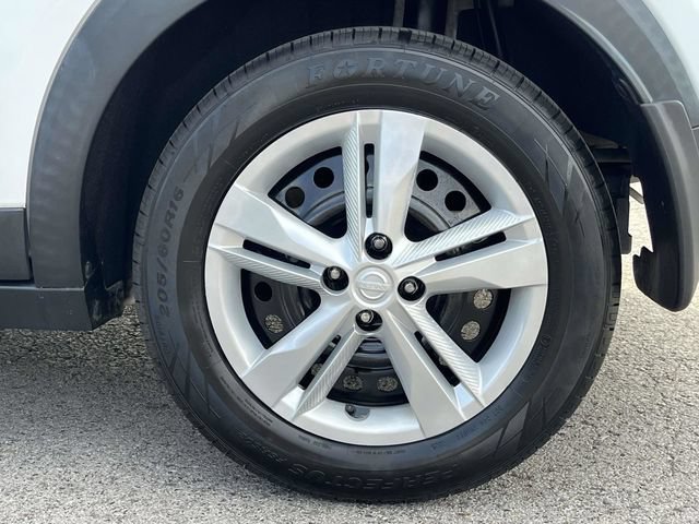 Used 2021 Nissan Kicks S FWD image 11