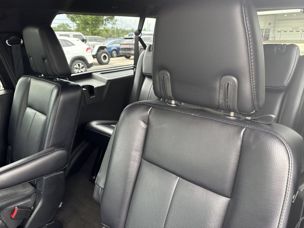Used 2017 Ford Expedition EL Limited w/ Equipment Group 301A RWD image 25