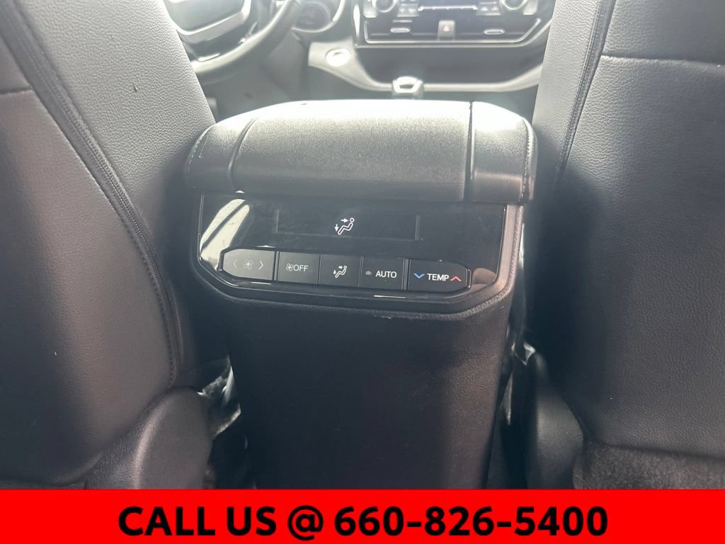 Used 2025 Toyota Highlander XSE AWD/4WD image 10