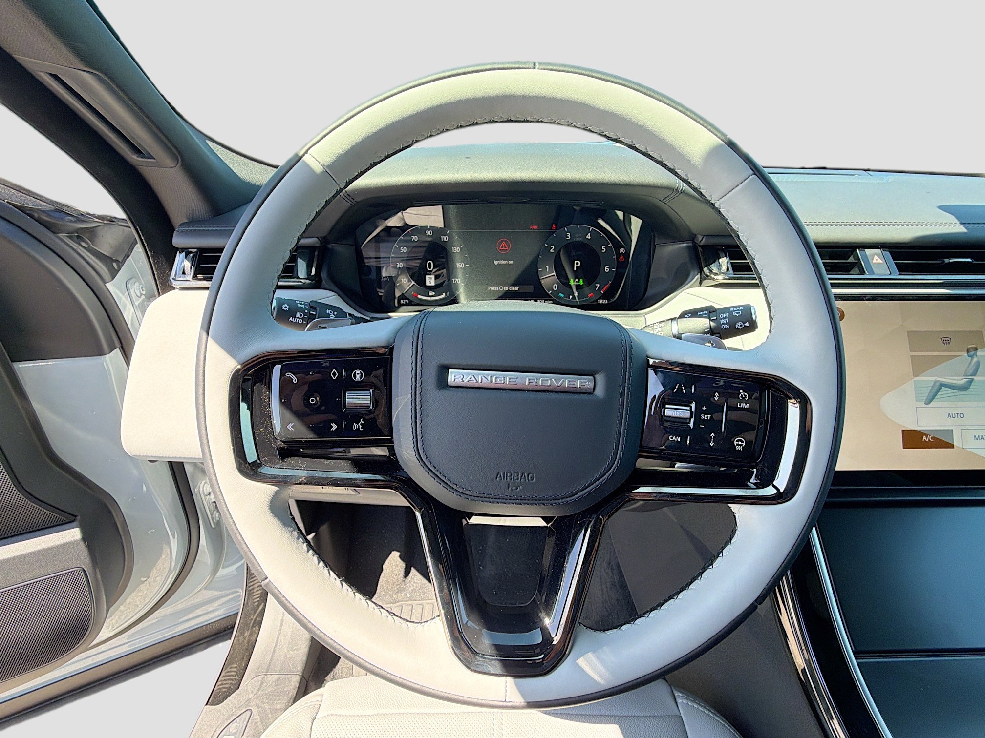 New 2026 Land Rover Range Rover Velar Dynamic SE image 37