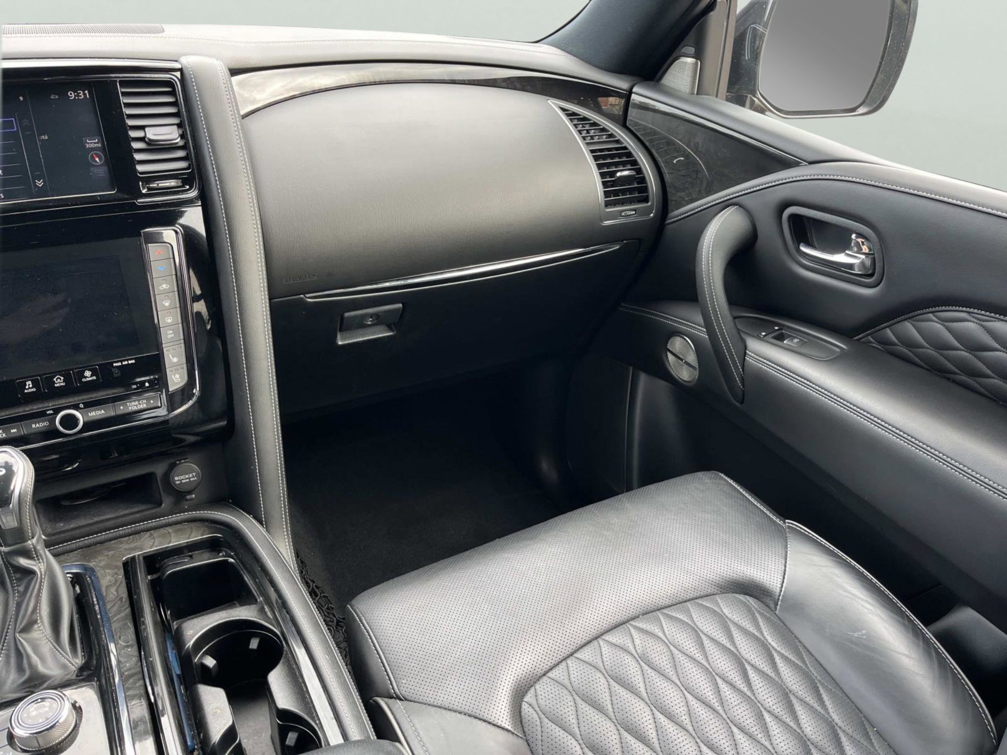 Used 2021 INFINITI QX80 Sensory w/ All-Season Package image 11