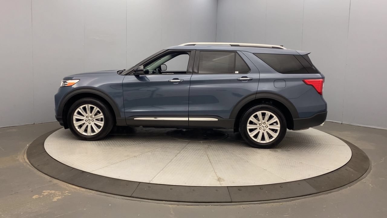 Used 2021 Ford Explorer Limited w/ Equipment Group 301A AWD/4WD image 2