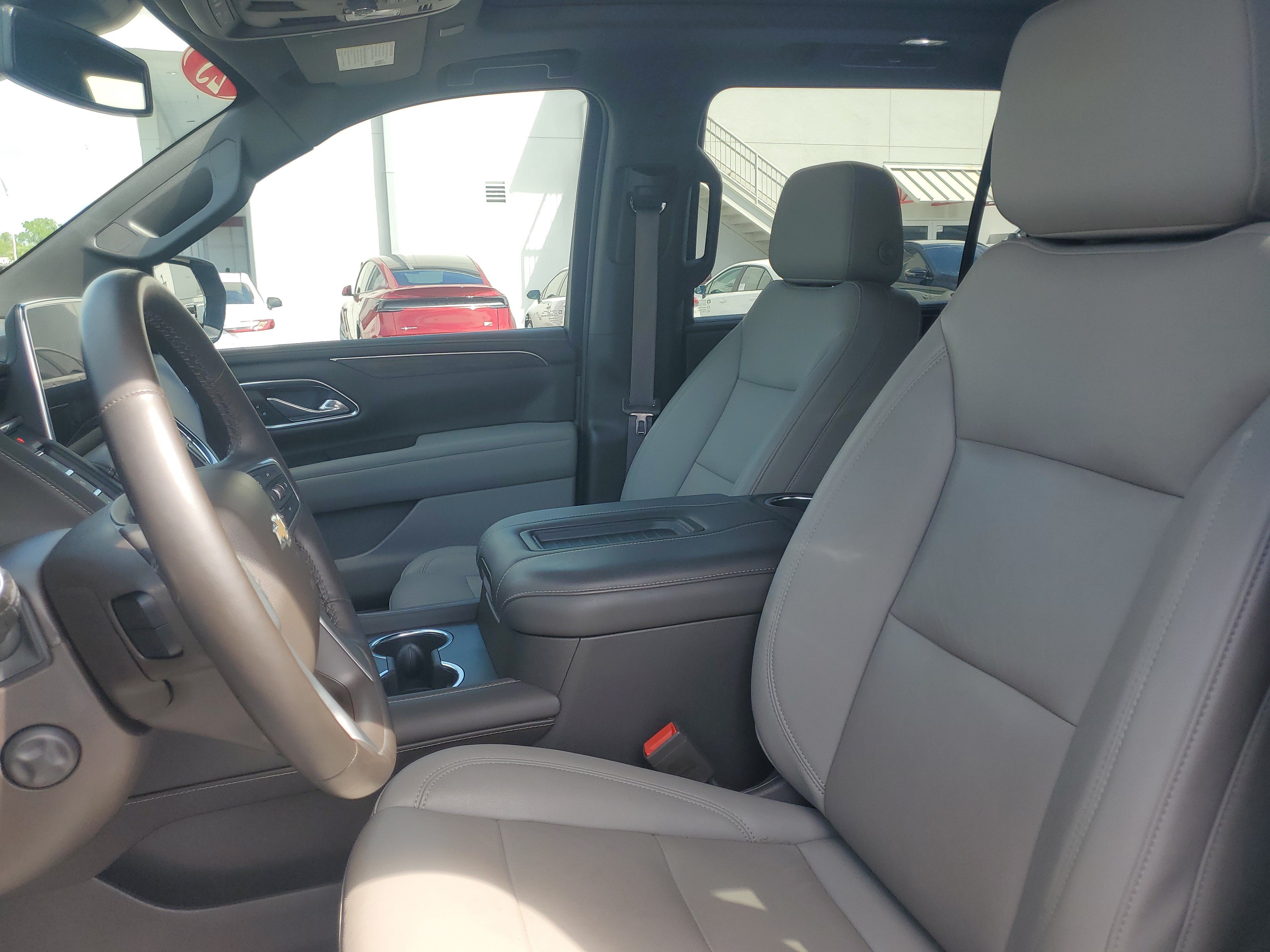 Used 2023 Chevrolet Suburban LT w/ LT Signature Plus Package AWD/4WD image 23