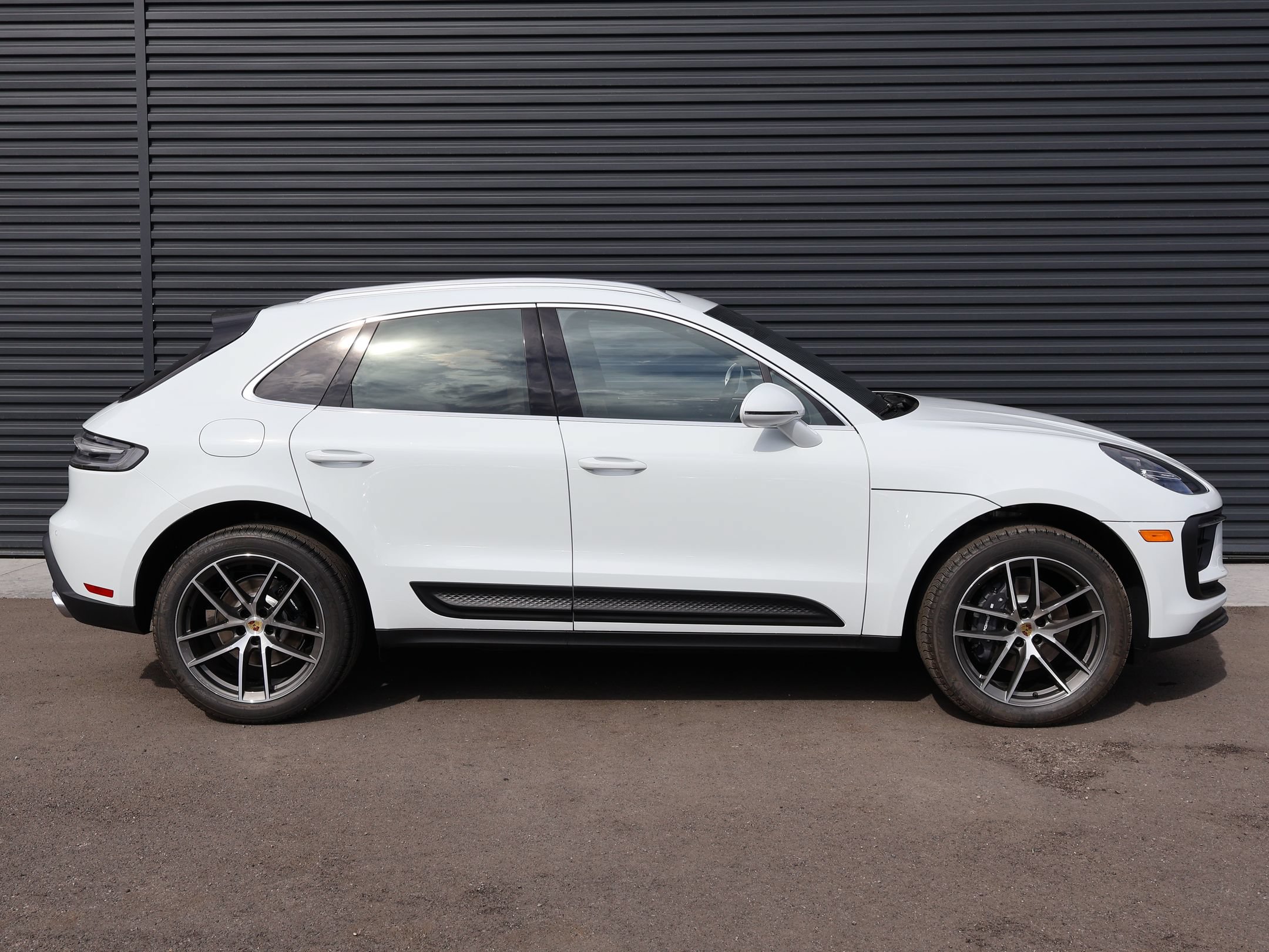 New 2026 Porsche Macan AWD/4WD image 10