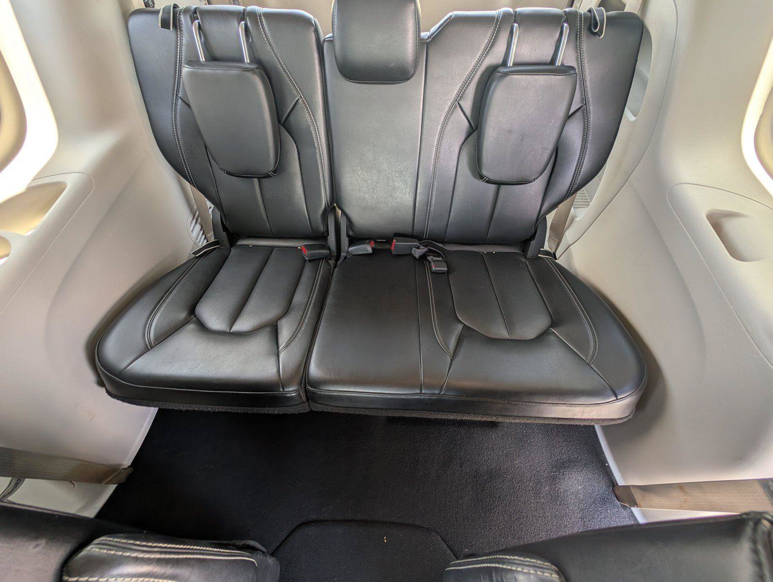 Used 2023 Chrysler Pacifica Touring-L FWD image 33