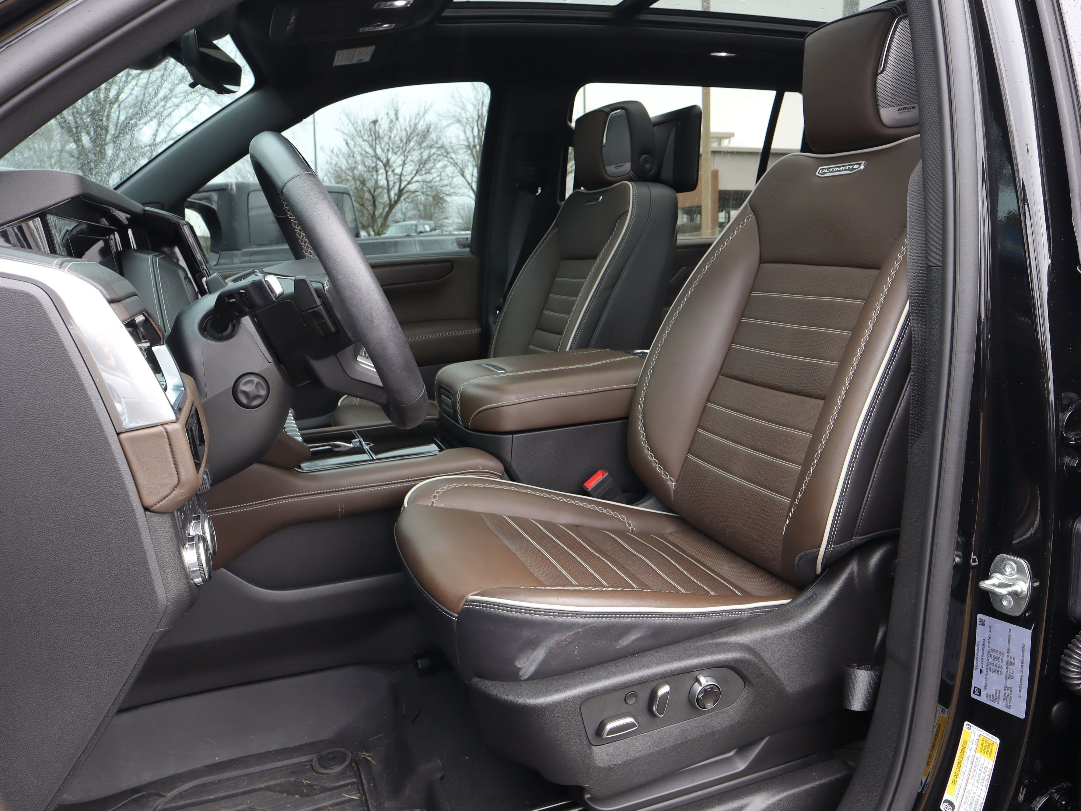 Used 2025 GMC Yukon XL Denali Ultimate image 9