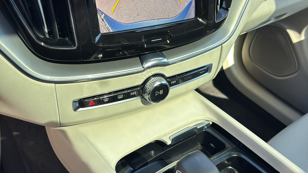 Certified 2024 Volvo XC60 B5 Core w/ Climate Package AWD/4WD image 21