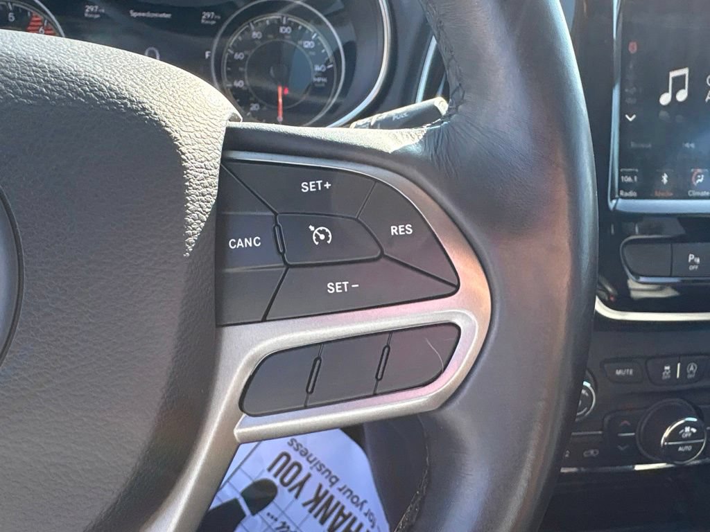 Used 2019 Jeep Cherokee Limited AWD/4WD image 18