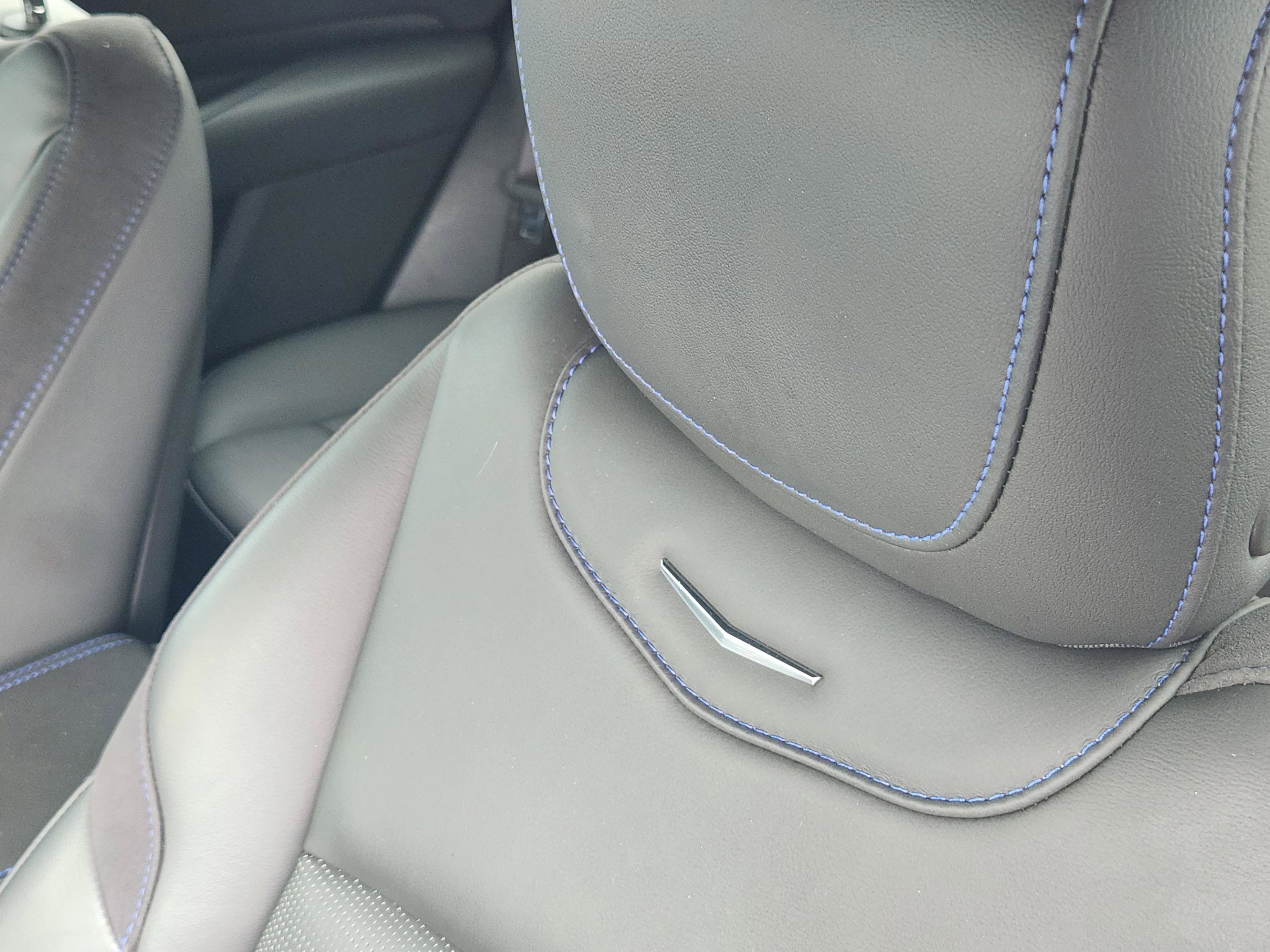 Used 2025 Cadillac XT4 Sport FWD image 8