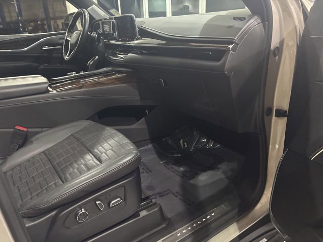 Used 2024 Cadillac Escalade Premium Luxury Platinum image 42