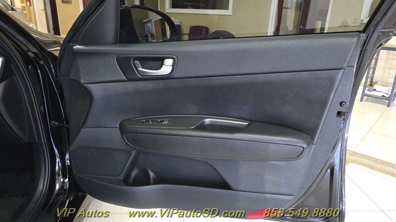 Used 2020 Kia Optima SE FWD image 11