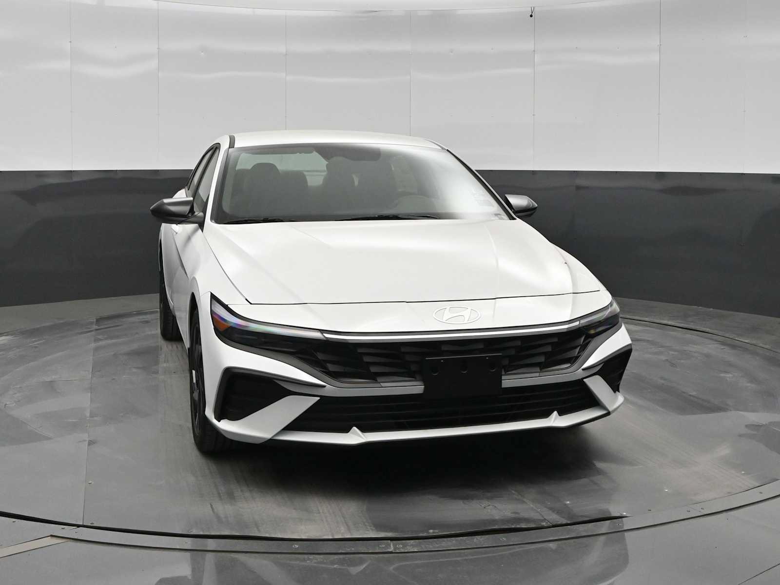 New 2026 Hyundai Elantra Sport FWD image 2