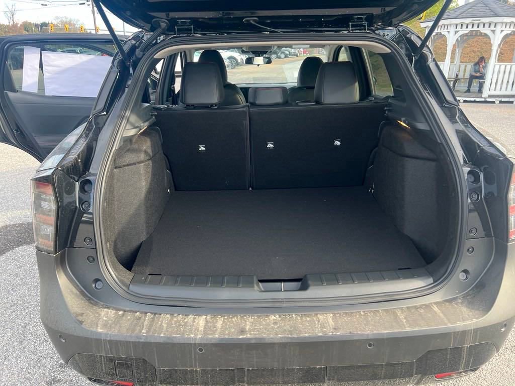 Used 2025 Nissan Kicks SR image 23