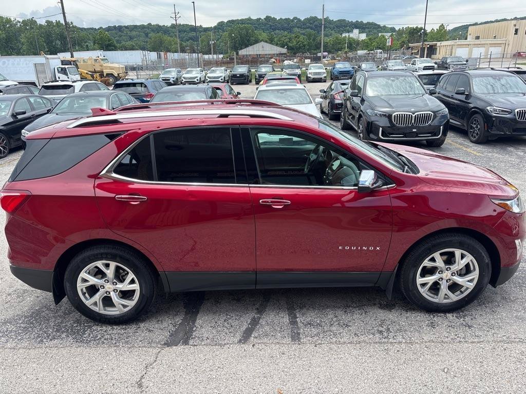 Used 2021 Chevrolet Equinox Premier FWD image 2