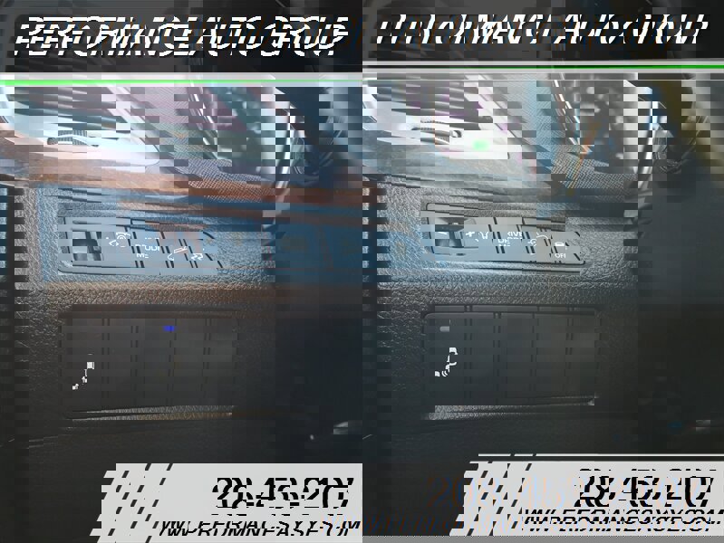 Used 2017 Hyundai Santa Fe Limited image 26