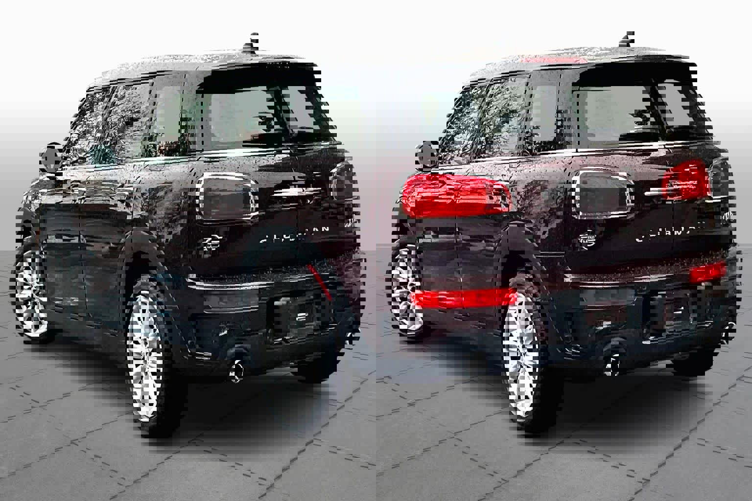 Used 2019 MINI Cooper Clubman S image 11