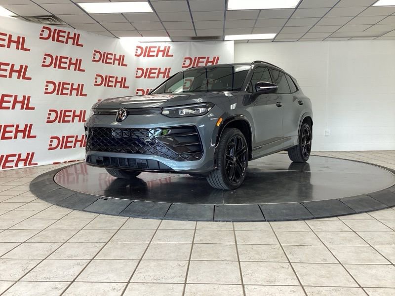 Used 2025 Volkswagen Tiguan SE R-Line AWD/4WD image 3