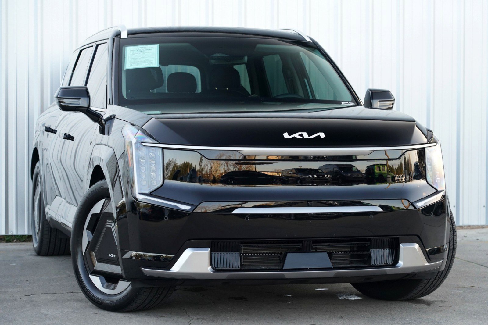 Used 2026 Kia EV9 Land image 4