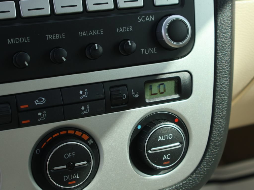 Used 2008 Volkswagen Eos 2.0T FWD image 36