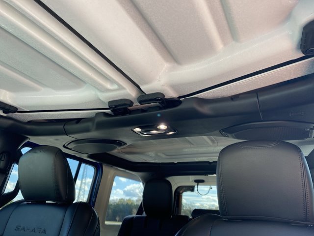 Used 2022 Jeep Wrangler Unlimited Sahara w/ Cold Weather Group image 10