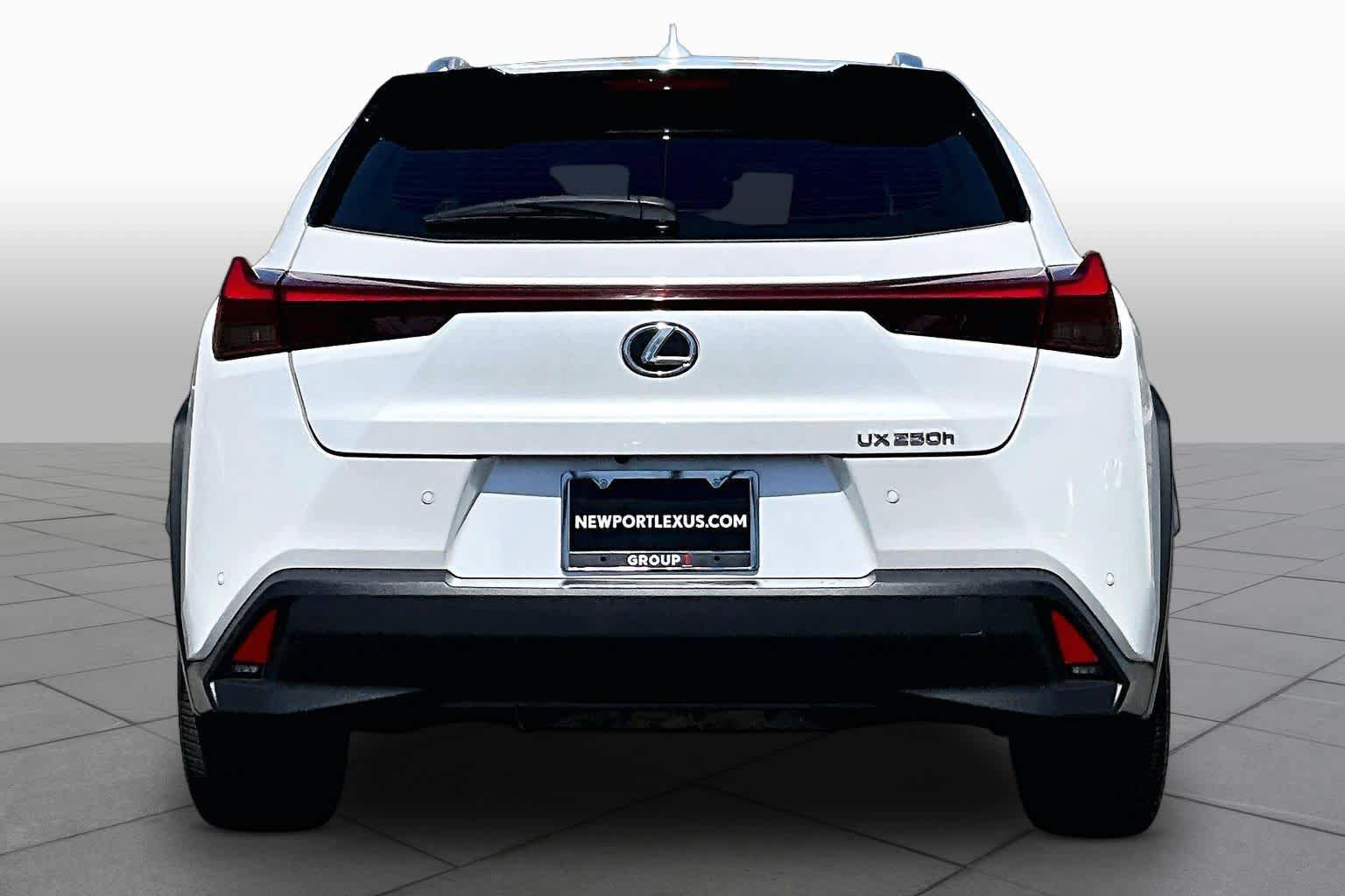 Certified 2024 Lexus UX 250h FWD image 4